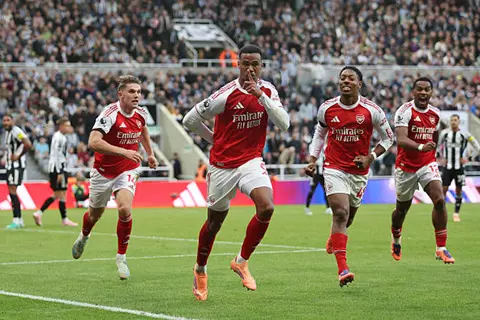 صباحك أوروبي.. أرسنال البطل.. إصابة كارفاخال.. وإنجاز دي بروين